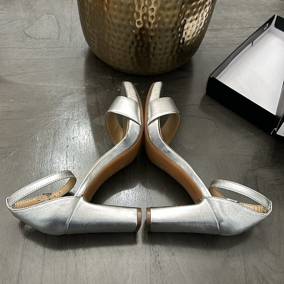 NATURALIZER Joy Dress Ankle Strap Sandals - Picture 7 of 8